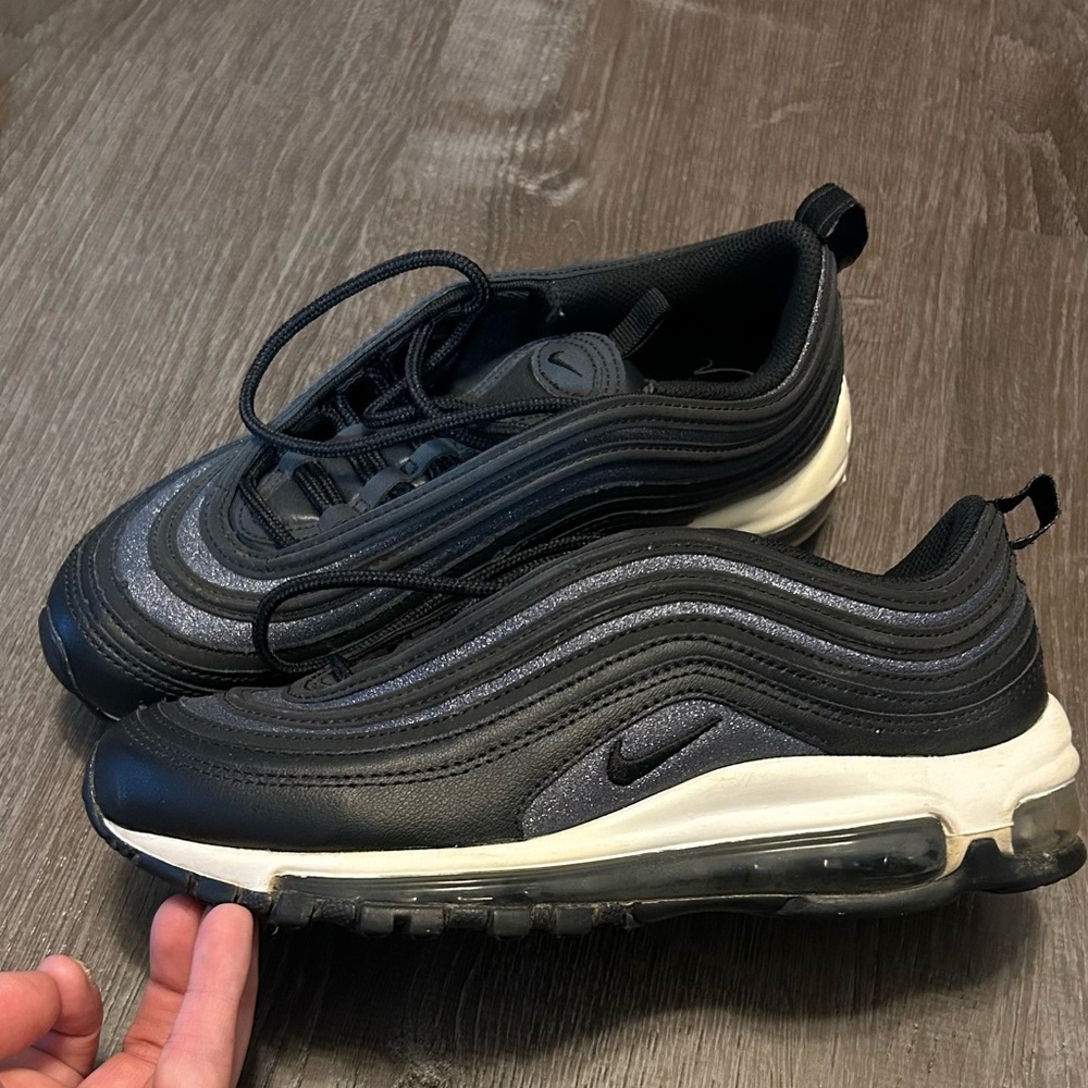 Big kids nikes size 6.5
